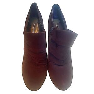 Purple Nine West size 6.5 suede shoes/booties with 4” heel EUC